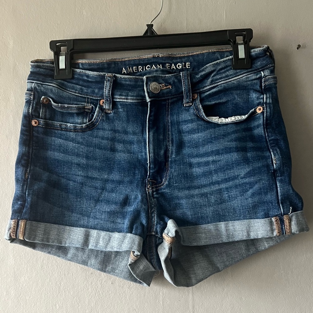 American Eagle High V-Rise Shorties Size 6